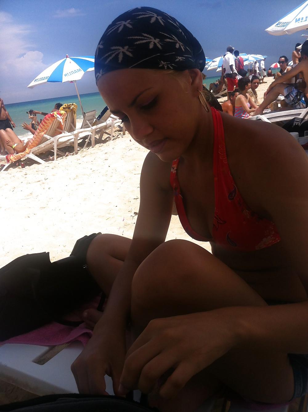 17P Cuban Chick Amazing Body Havana