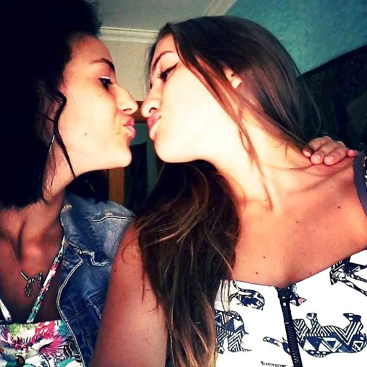 25P Portuguese naughty girl friends
