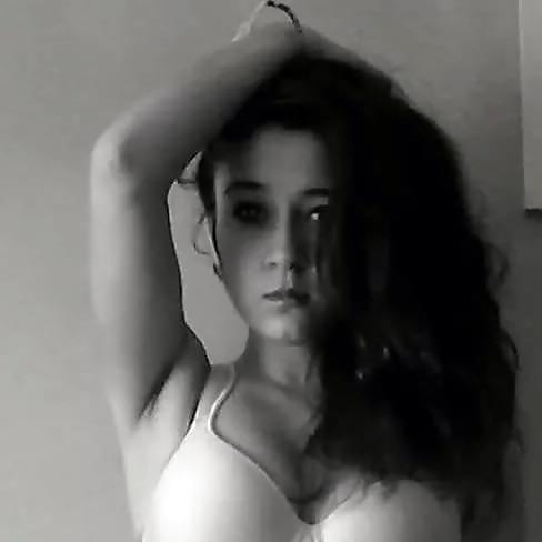 25P Portuguese naughty girl friends