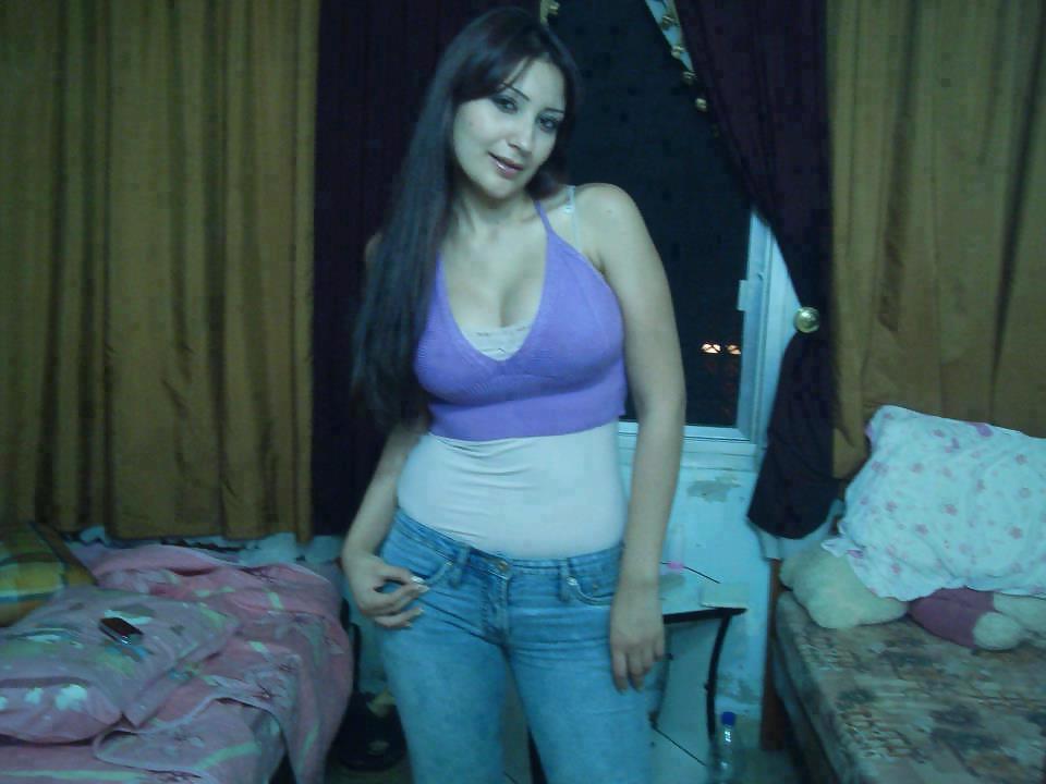 25P Arab sluts want it in the ass so bad!