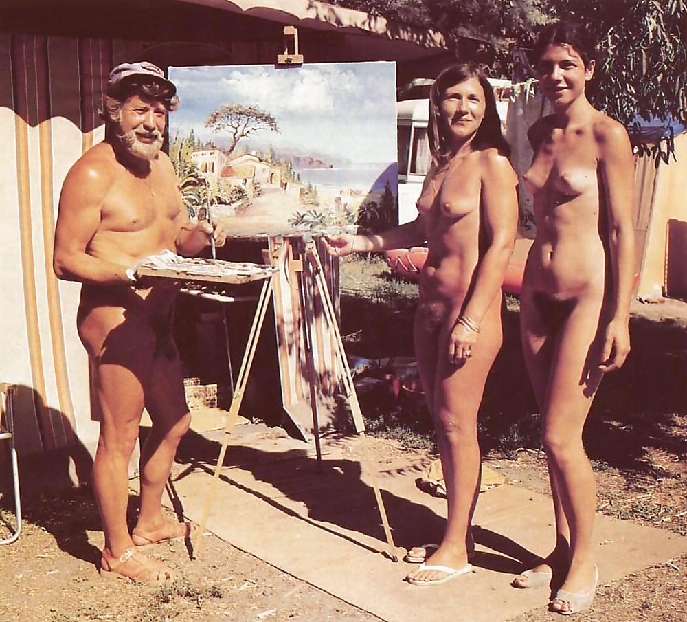 25P Groups Of Naked People - Vintage Edition - Vol. 9