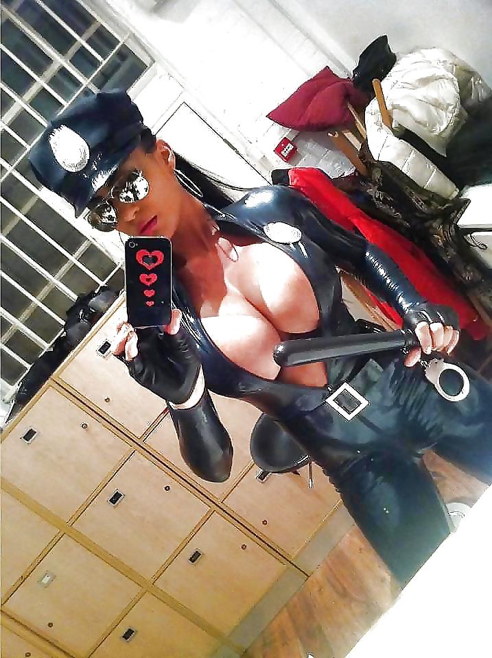 25P Sexy police costumes