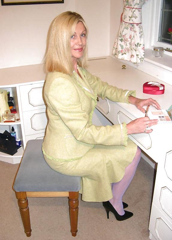 25P Beautiful milf andrea