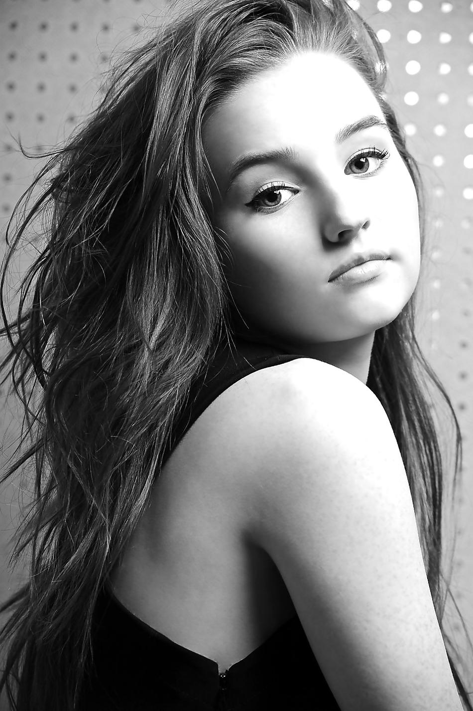 25P Kaitlyn Dever