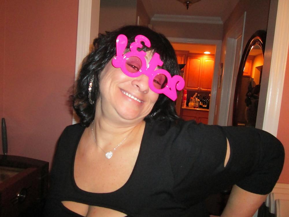 23P Sexy Mature BBW Brunette!