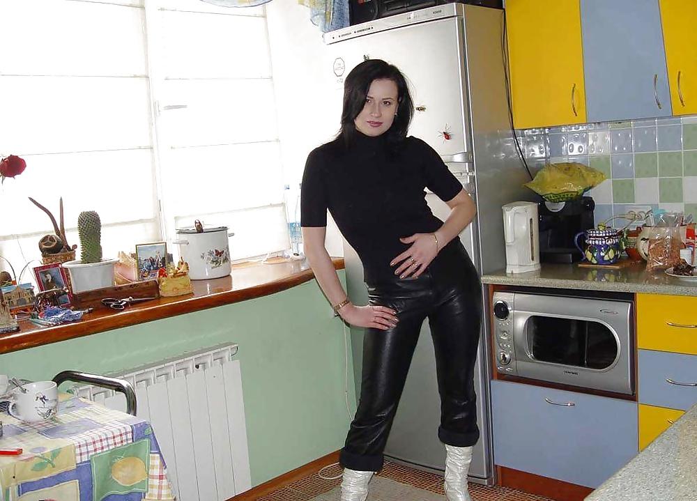 25P Sexy Ukrainian Mom