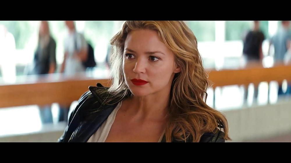 25P Virginie Efira