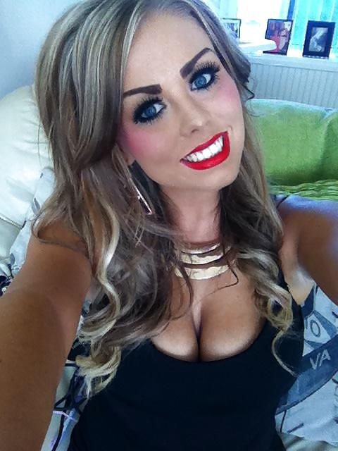 25P Would you empty your balls in chav Kimm?