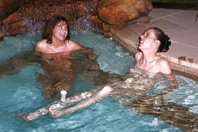 19P Poolside Ladies