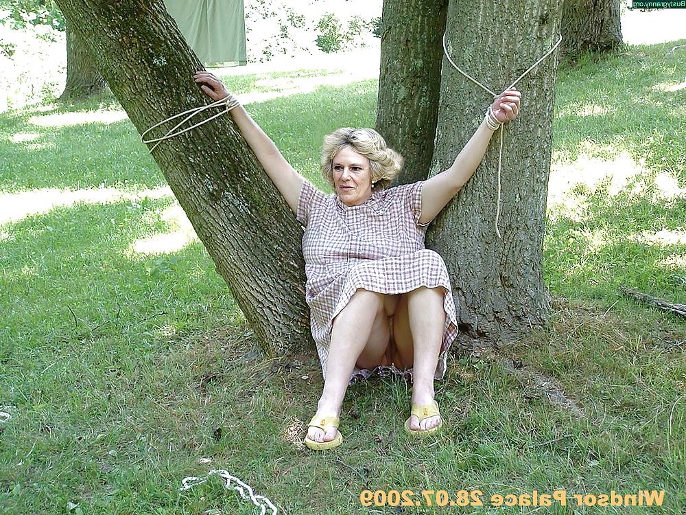 4P Camilla Parker Royal slut