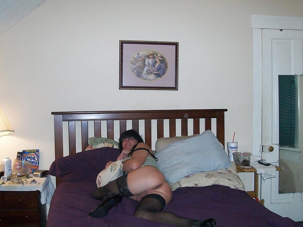 25P Nina Ass Exhibitionist