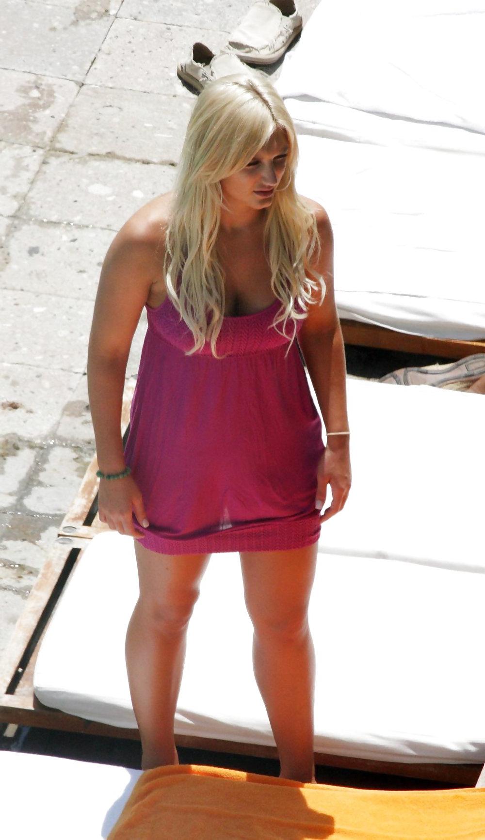 25P Brooke Hogan in bikini at the pool in Miami