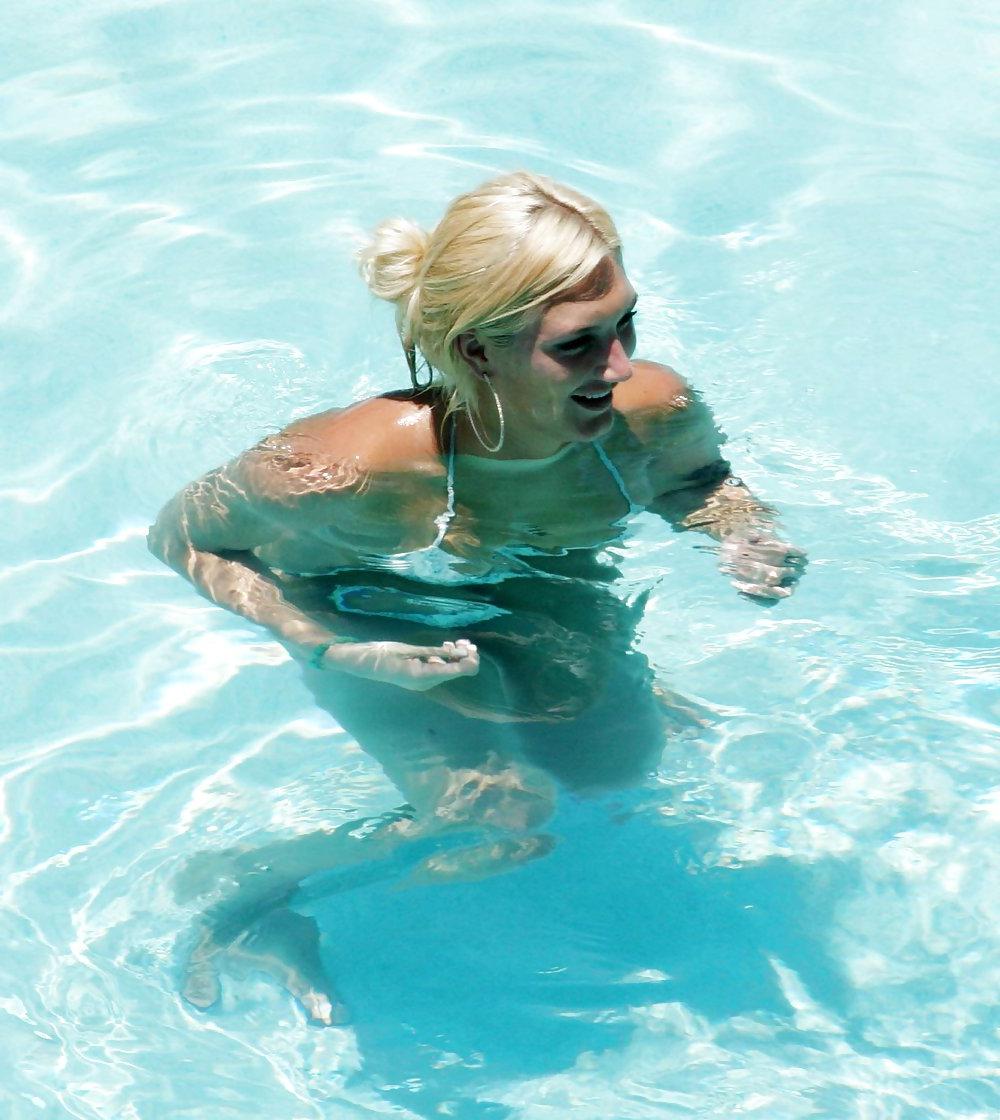 25P Brooke Hogan in bikini at the pool in Miami