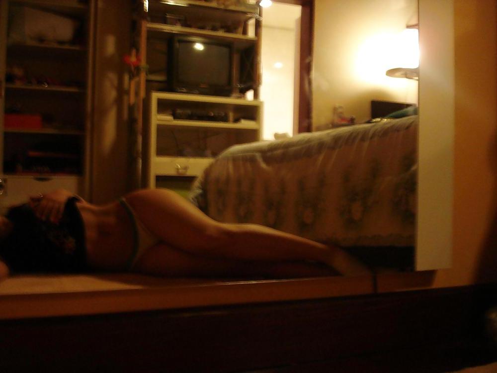 25P Exotic cute posing at home OMG she is hot
