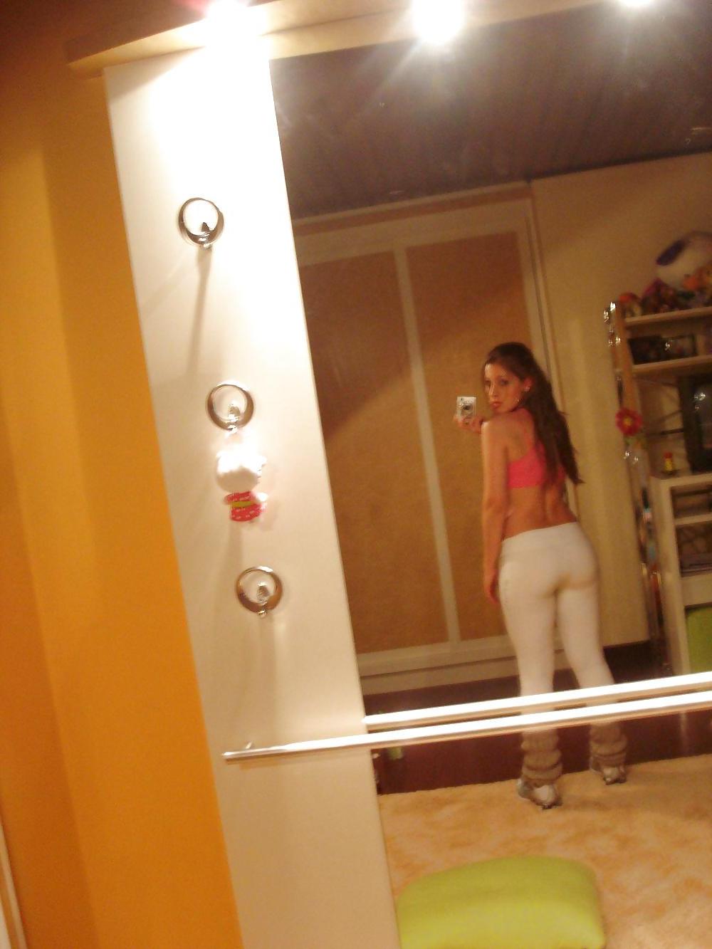 25P Exotic cute posing at home OMG she is hot