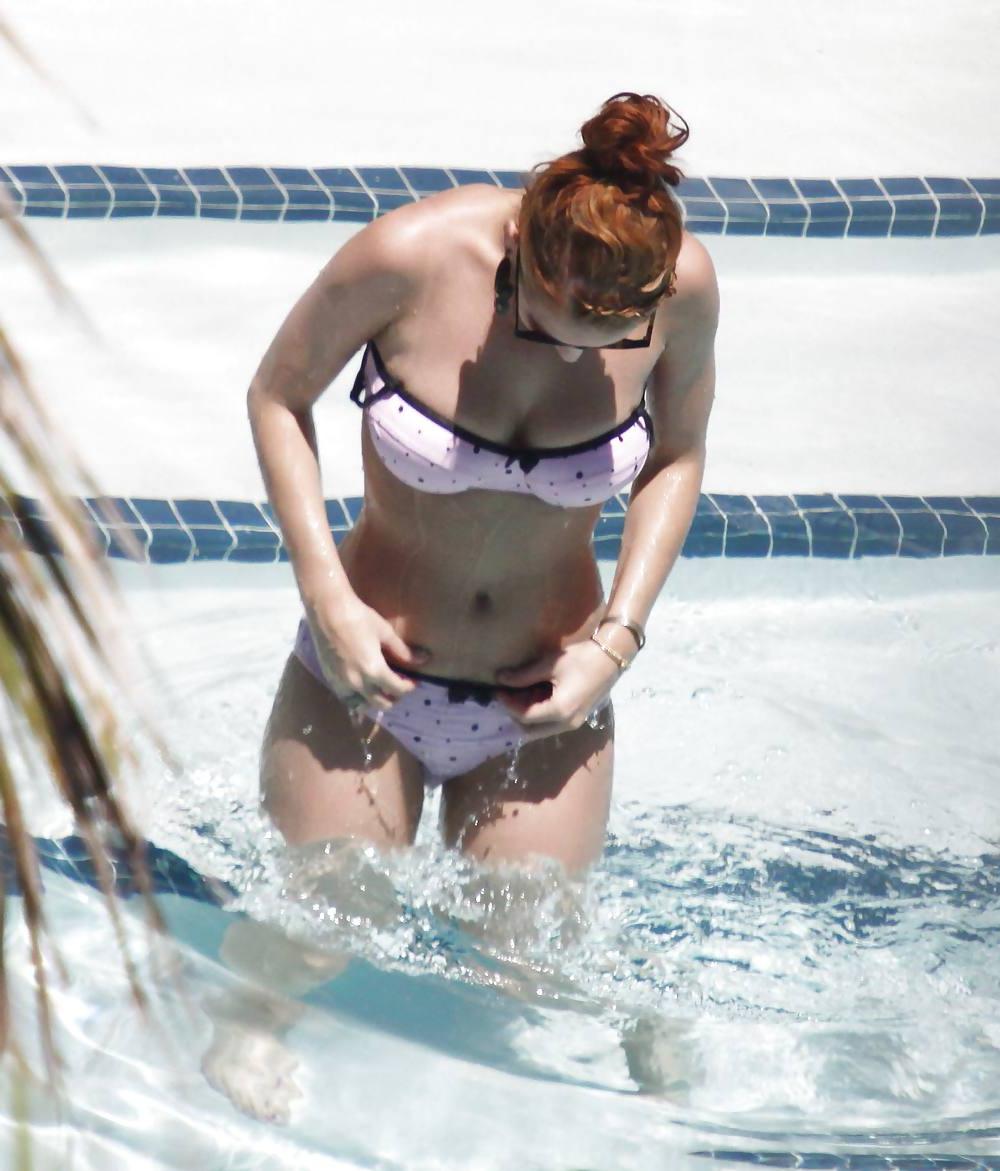 25P Katy Perry Bikini pool candids in Miami