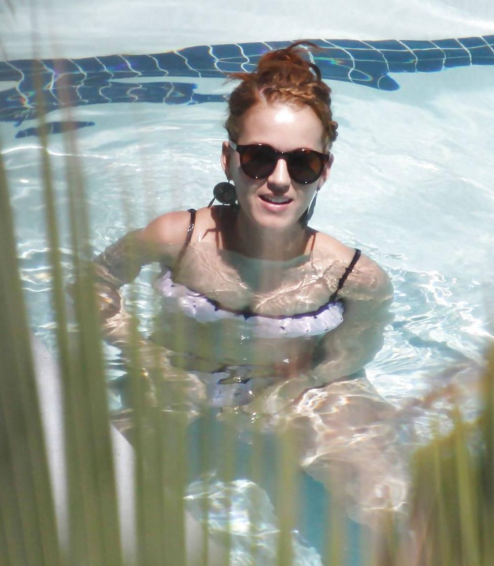 25P Katy Perry Bikini pool candids in Miami