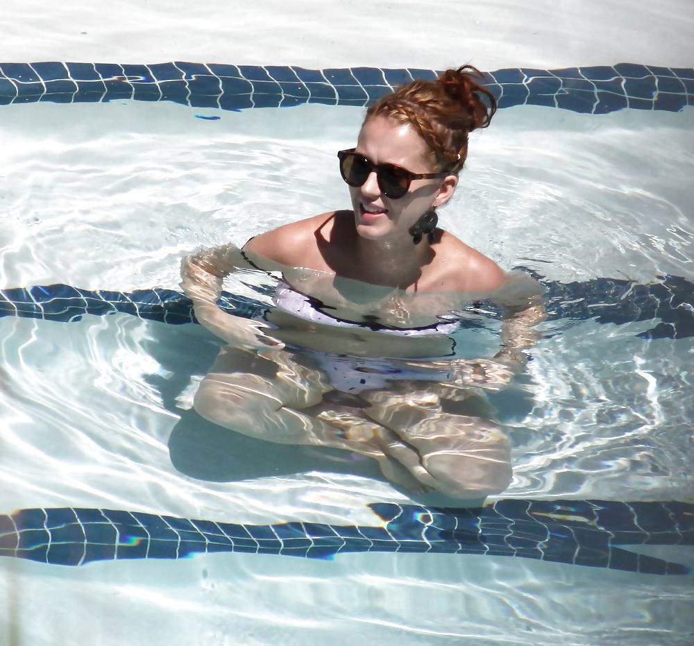 25P Katy Perry Bikini pool candids in Miami
