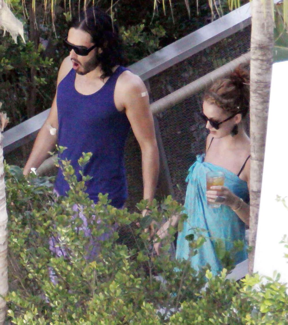 25P Katy Perry Bikini pool candids in Miami