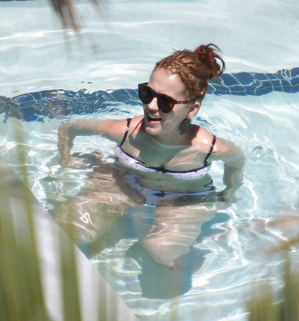 25P Katy Perry Bikini pool candids in Miami