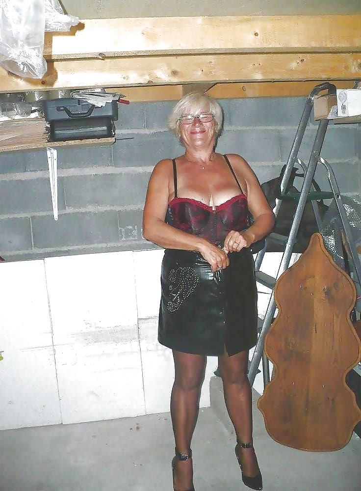 11P BBW and Mature 33 by Searcher1957