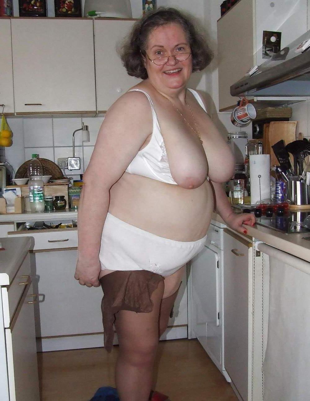 25P Granny with cucumber