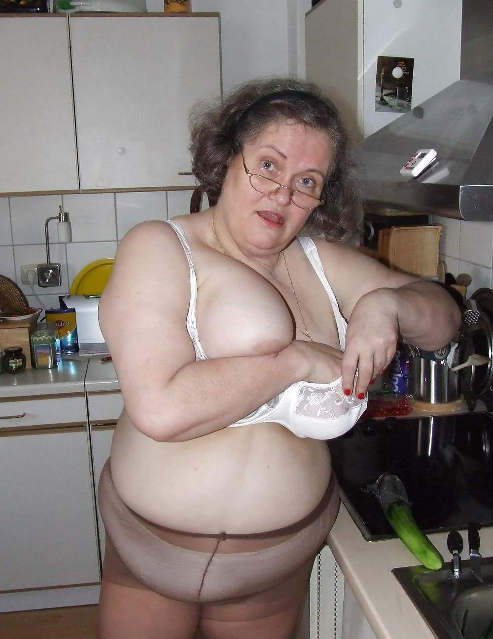 25P Granny with cucumber
