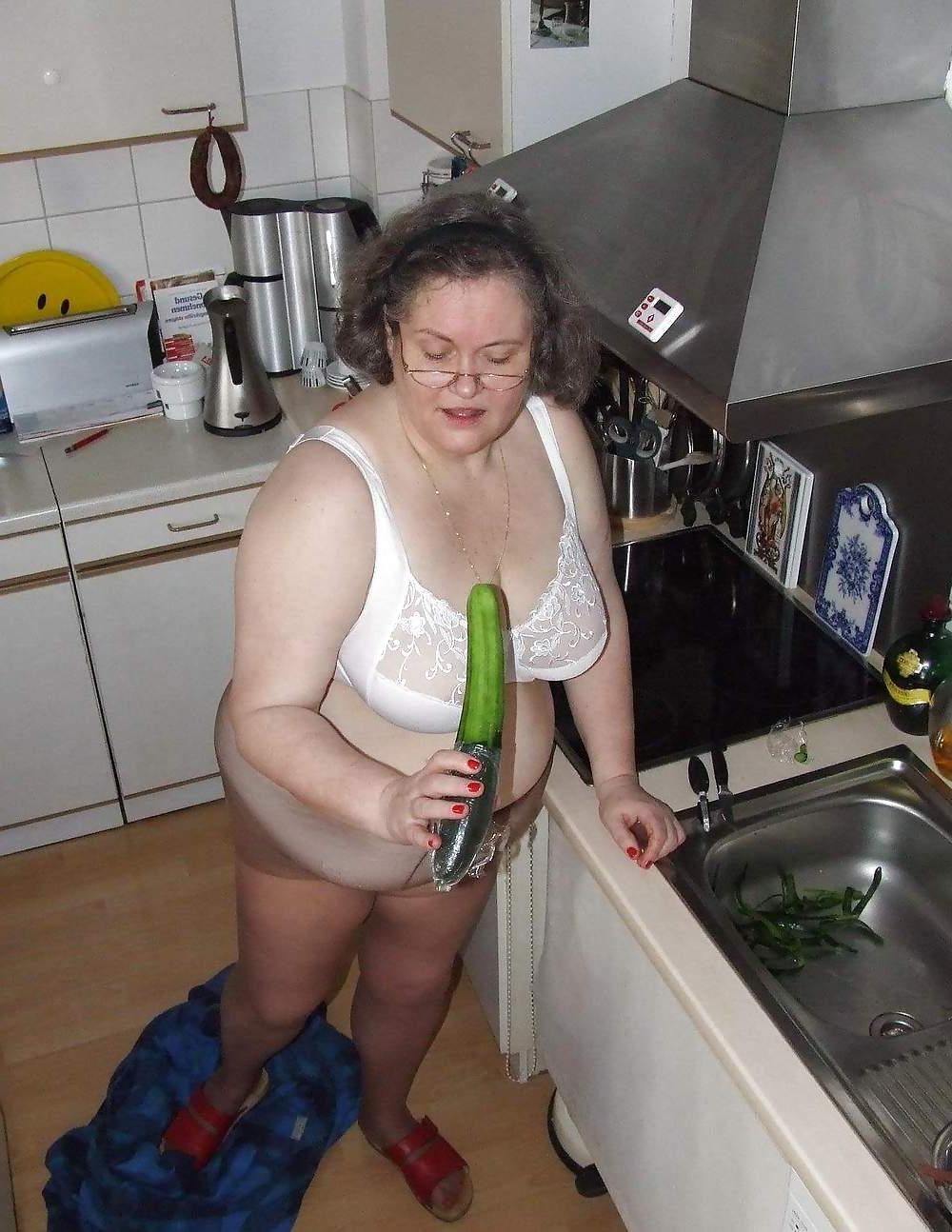 25P Granny with cucumber