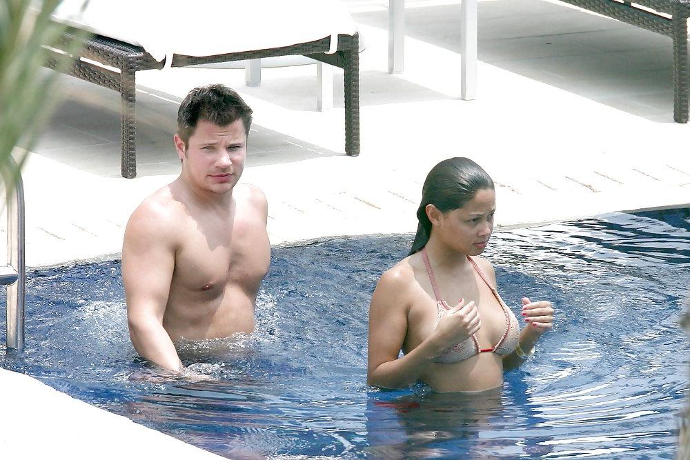 11P Vanessa Minnillo in the Pool in a Red 