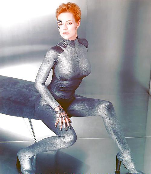 25P Celebs Naked 05