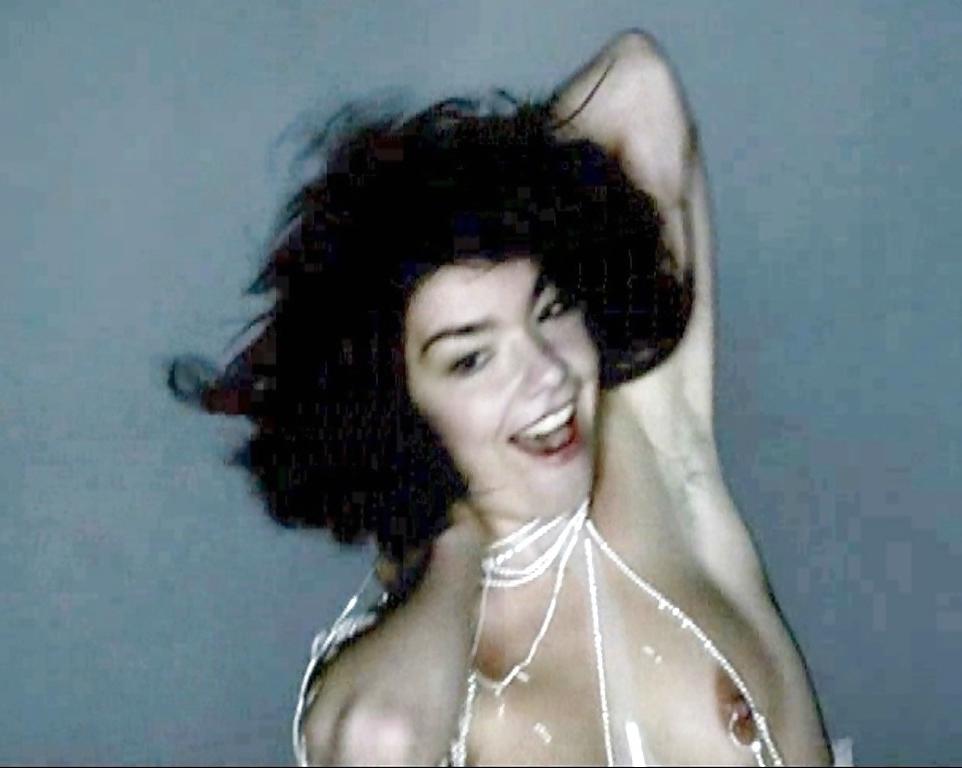 25P Celebs Naked 05