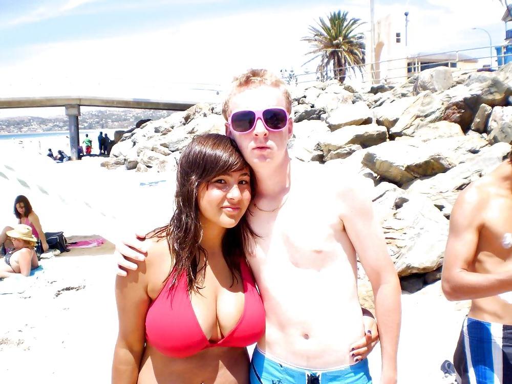 25P Big tits bikini