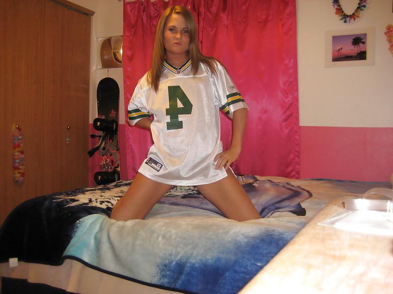 11P She is soo Hot 5
