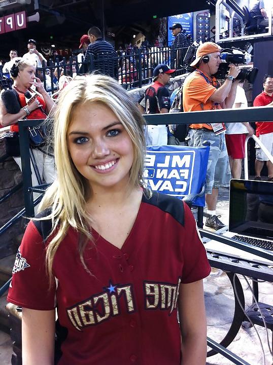 24P Kate Upton All-Star Celebrity Softball Game in Phoenix