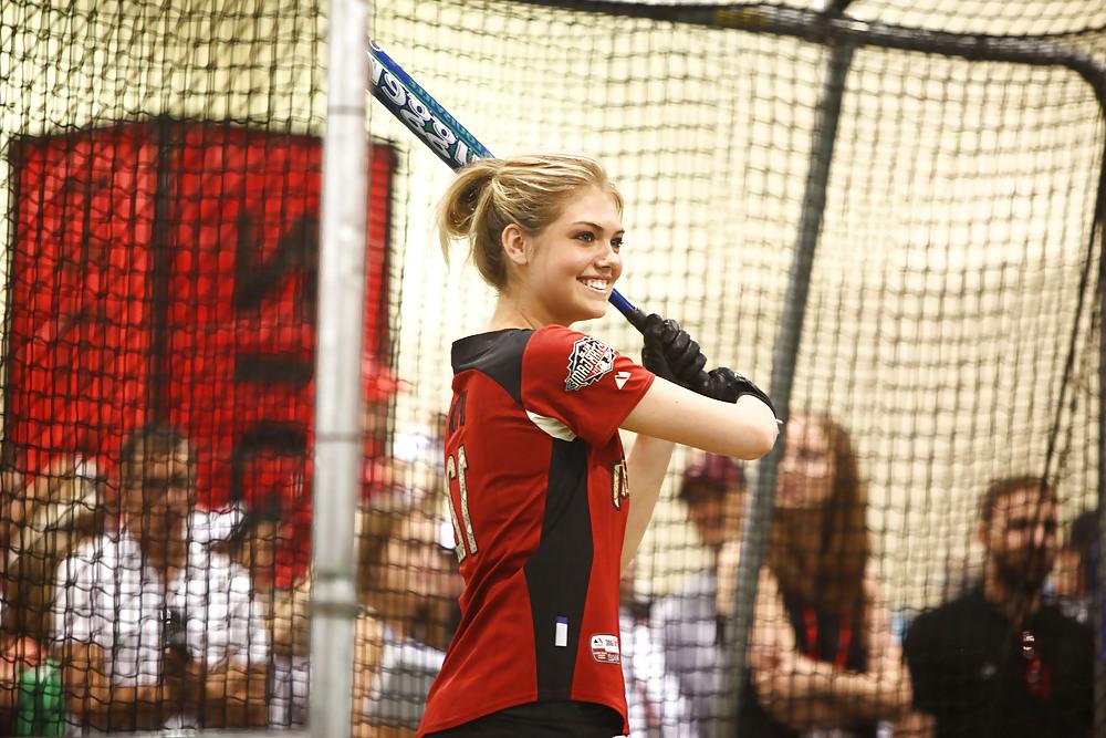 24P Kate Upton All-Star Celebrity Softball Game in Phoenix
