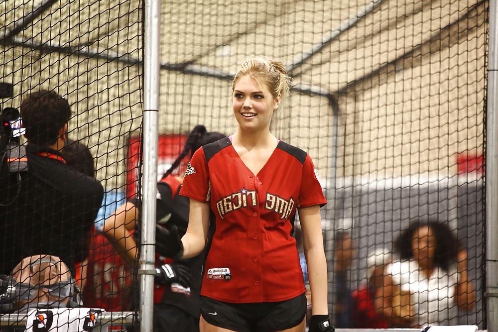 24P Kate Upton All-Star Celebrity Softball Game in Phoenix
