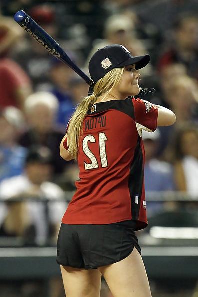 24P Kate Upton All-Star Celebrity Softball Game in Phoenix