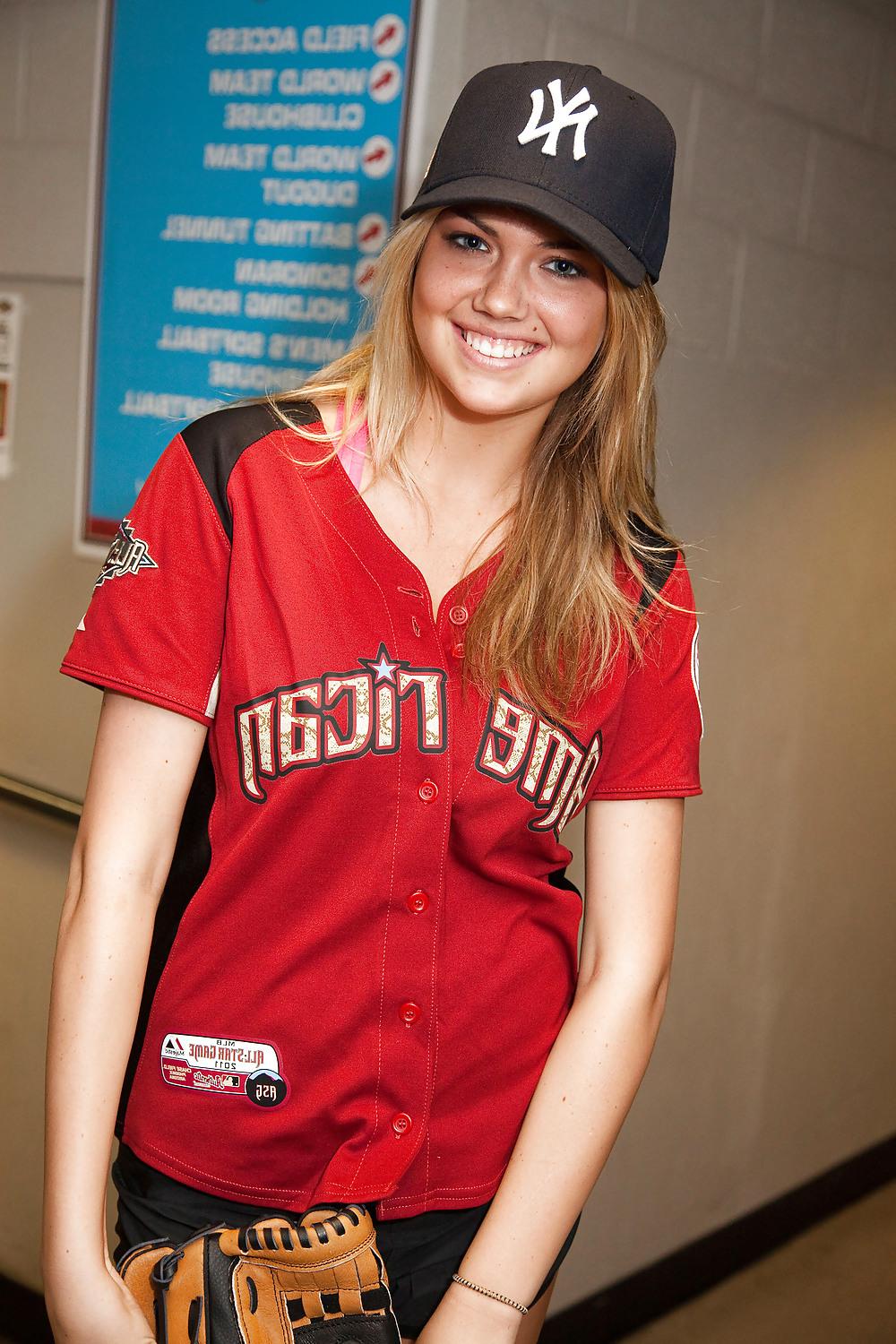 24P Kate Upton All-Star Celebrity Softball Game in Phoenix