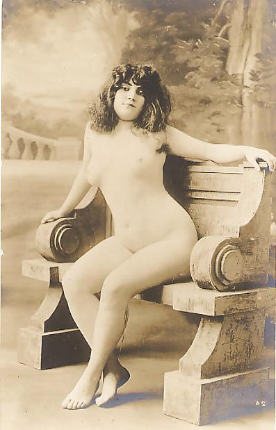 25P Lovely vintage women 3