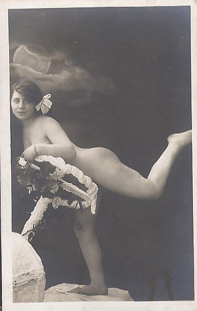 25P Lovely vintage women 3