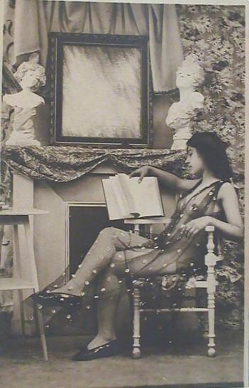 25P Lovely vintage women 3