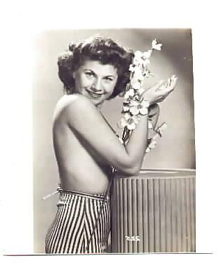 25P Lovely vintage women 2