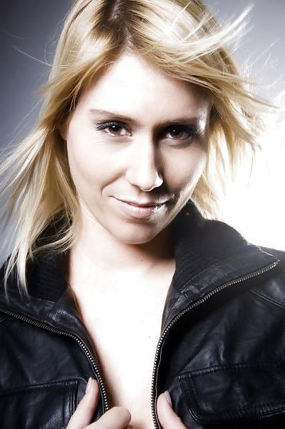 25P Sara - Swiss teen
