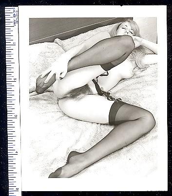 25P Lovely vintage women 9
