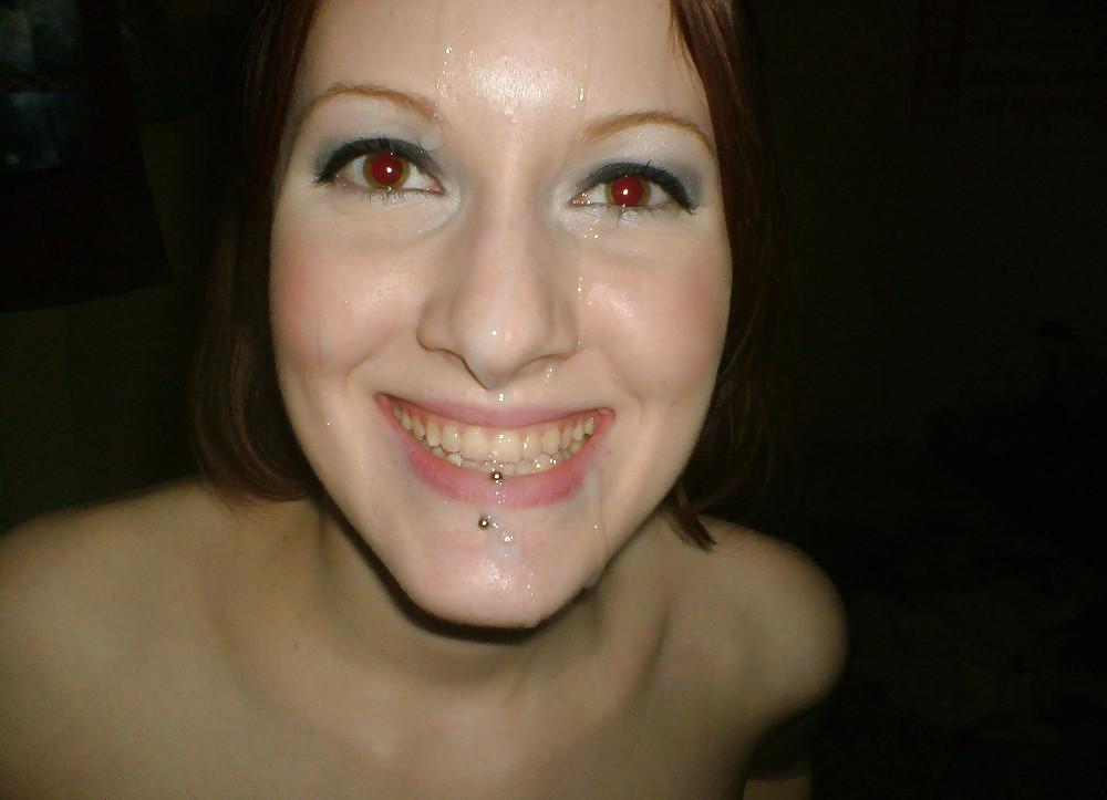 20P Sucking sluts covered by cum!