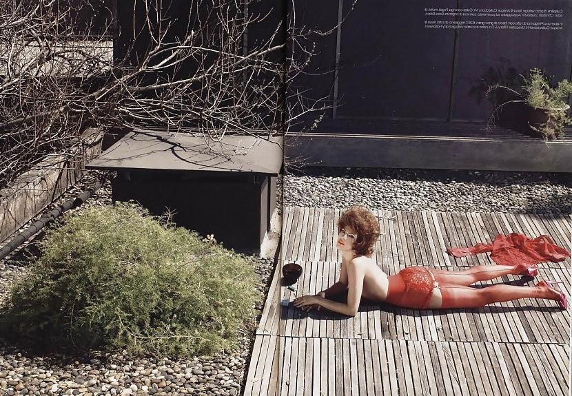 14P Eva Mendes in Italian Vogue