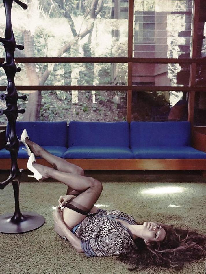 14P Eva Mendes in Italian Vogue