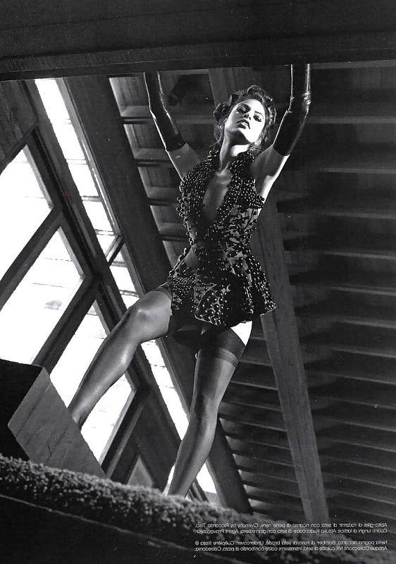 14P Eva Mendes in Italian Vogue