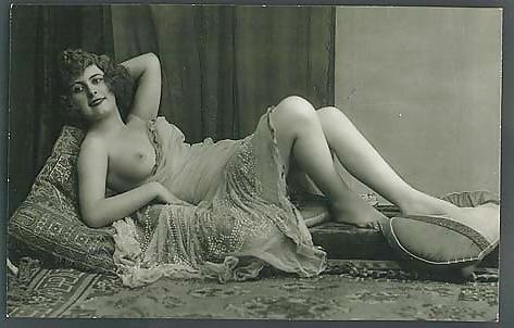 25P Lovely vintage women 11