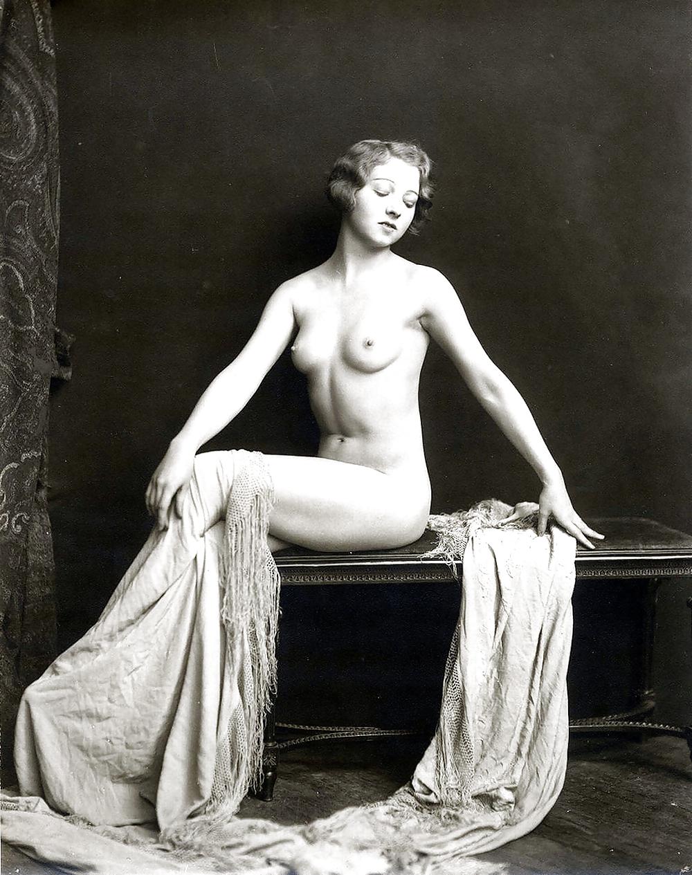 20P Vintage nude 3